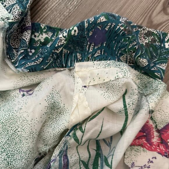 handmade floral green white button up shirt - Picture 3 of 3